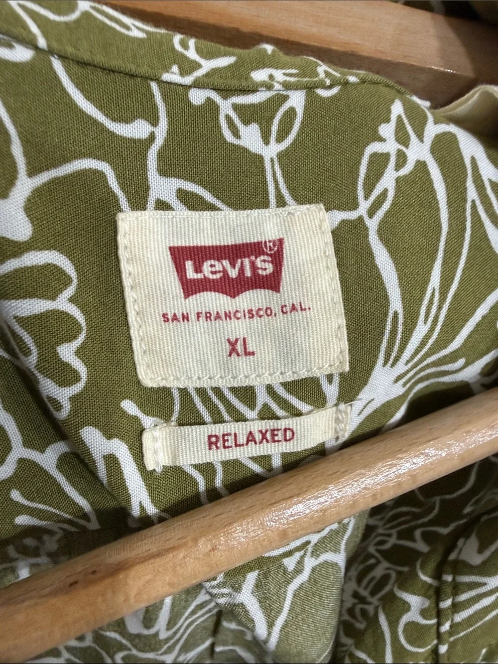 Levi’s Classic Camper Green Floral Button Up Shirt X-Large NWT